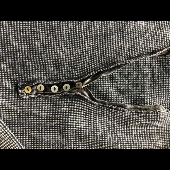 Ann Myra Thermal blk embellished on back Sz M - Picture 4 of 7